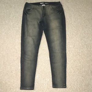 Skinny jeans with stud detail